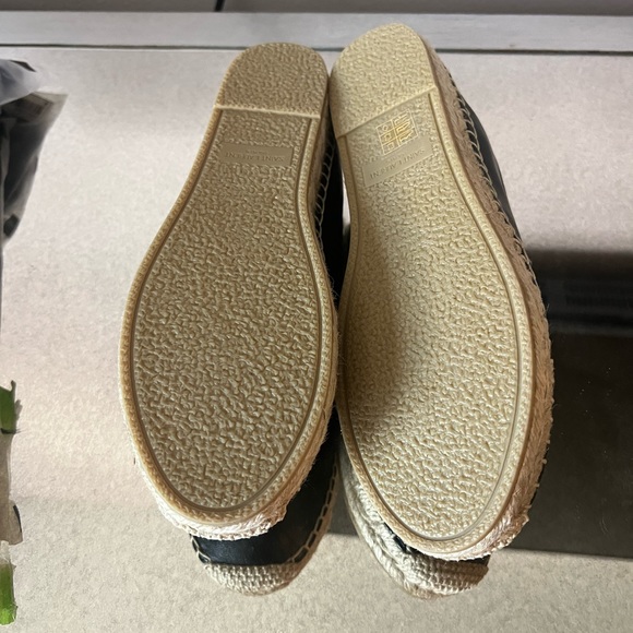 New authentic - Picture 4 of 7